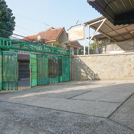 Reddoorz Near Kemang Square Hotel Jacarta Exterior foto