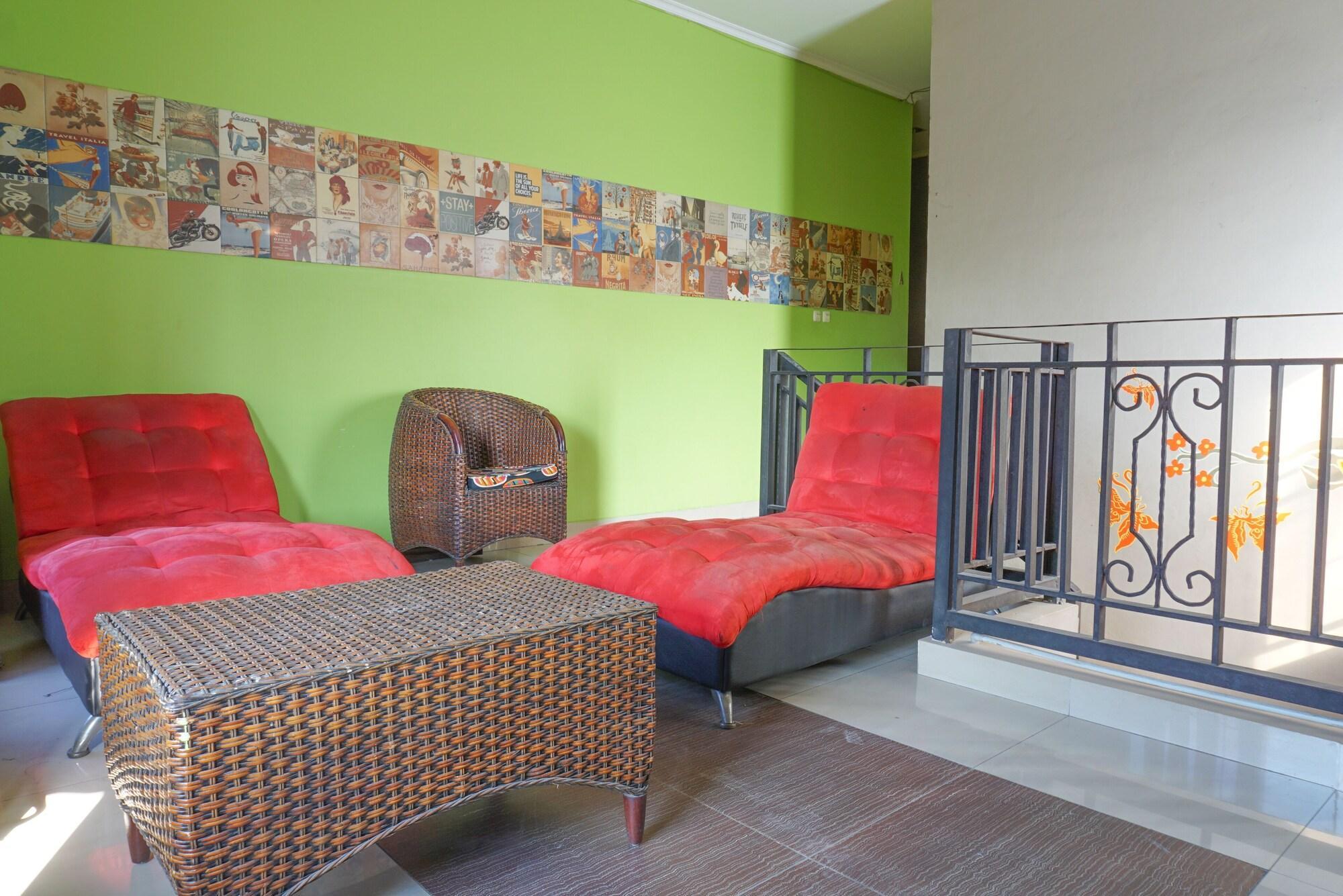Reddoorz Near Kemang Square Hotel Jacarta Exterior foto