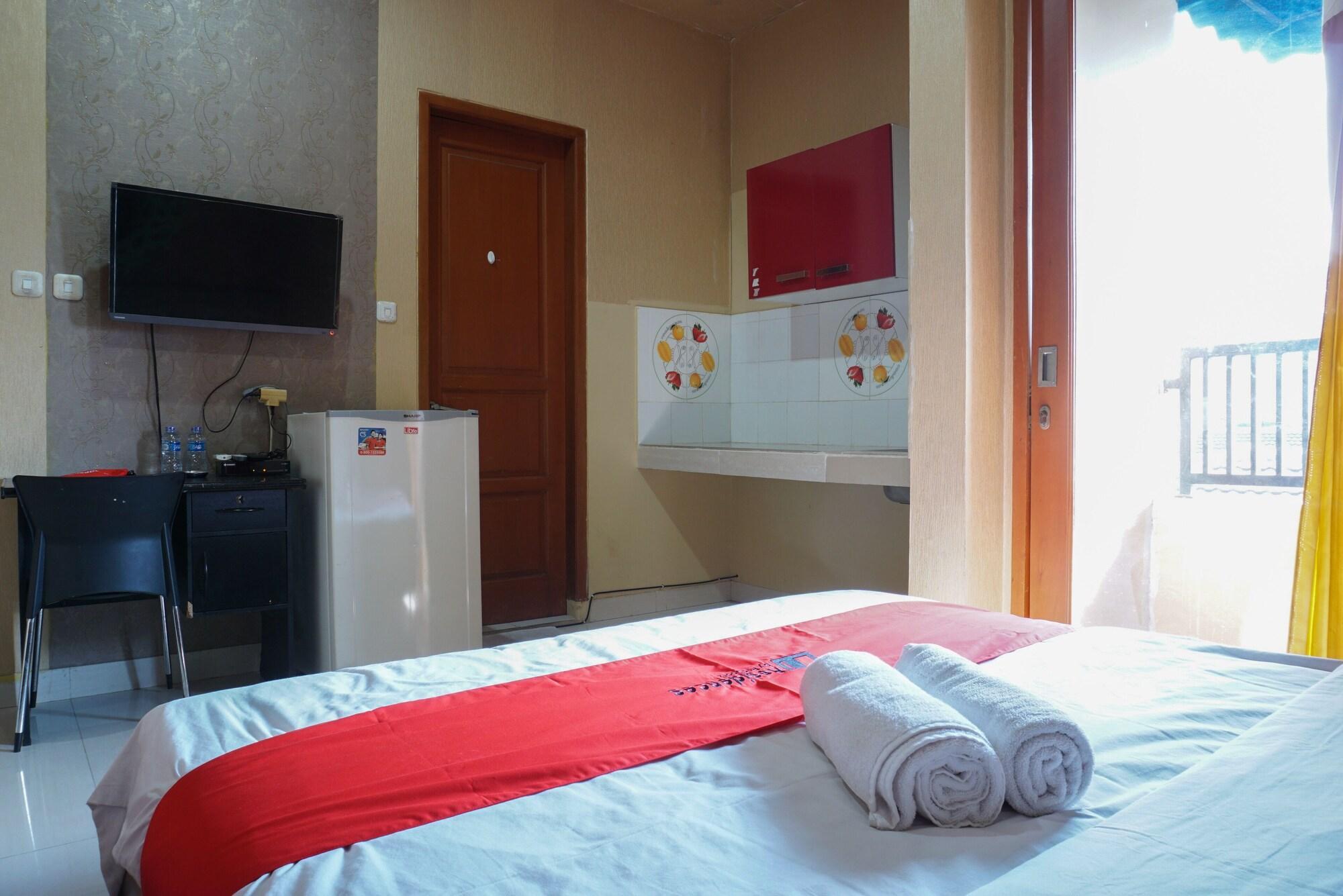 Reddoorz Near Kemang Square Hotel Jacarta Exterior foto