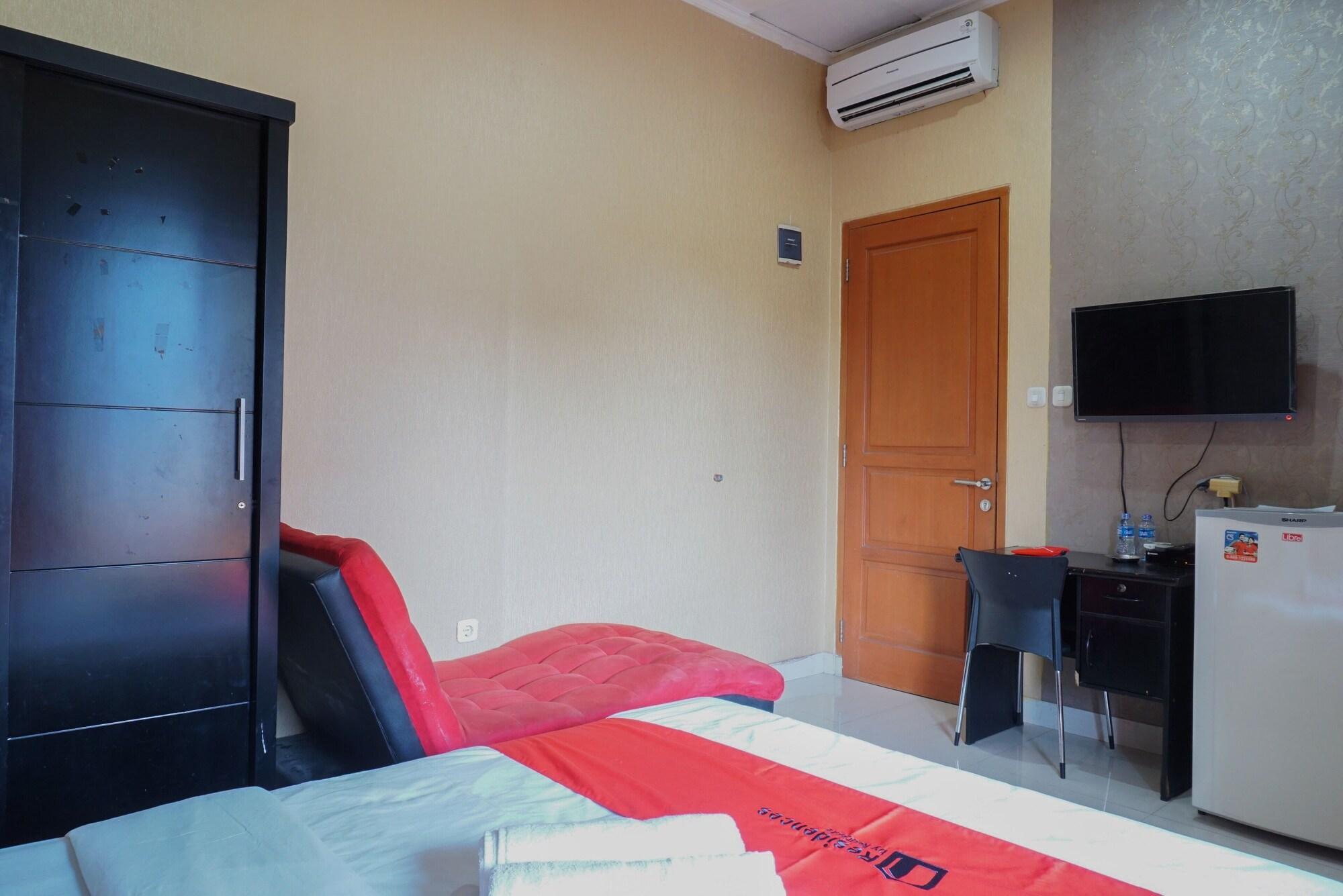 Reddoorz Near Kemang Square Hotel Jacarta Exterior foto