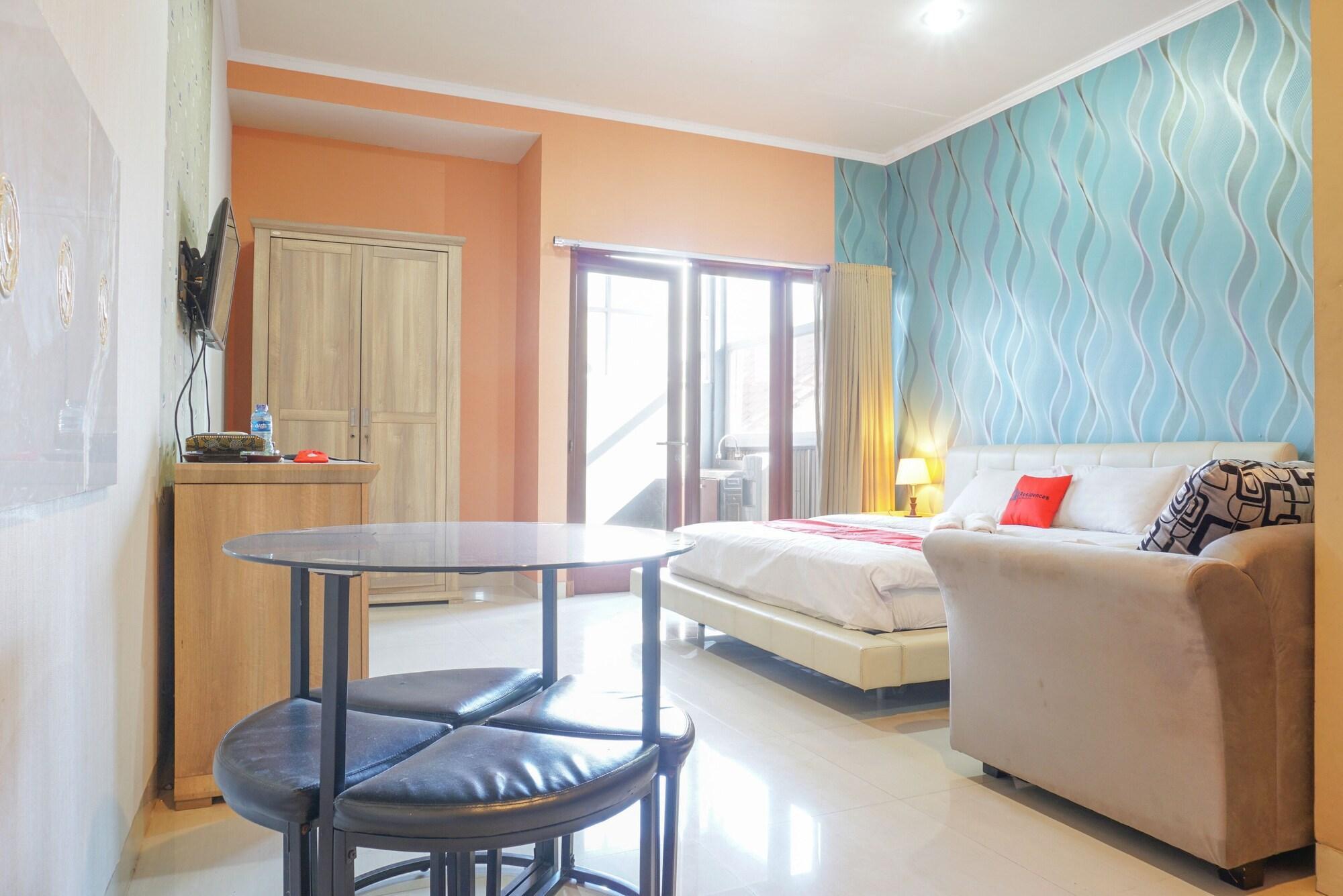 Reddoorz Near Kemang Square Hotel Jacarta Exterior foto