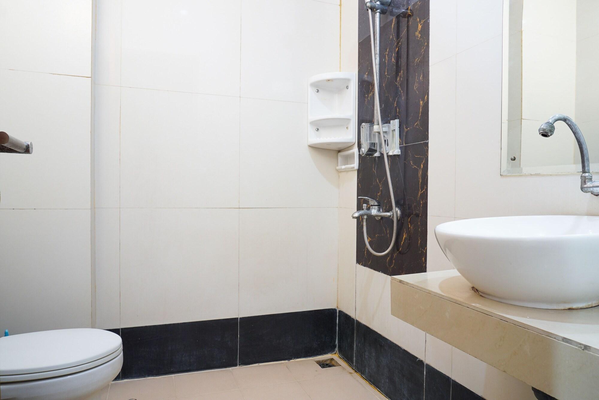 Reddoorz Near Kemang Square Hotel Jacarta Exterior foto